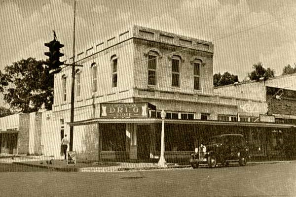 1933-CorpeningDrugStore